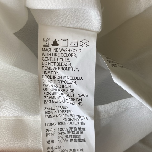 White sleeveless lined top - Picture 4 of 6